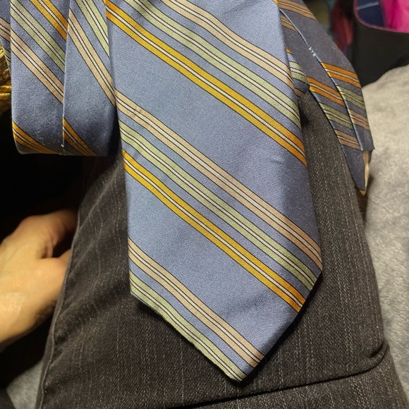 John Henry 100% Silk Tie 3.25” x 54” Baby Blue Stripe - Picture 8 of 9